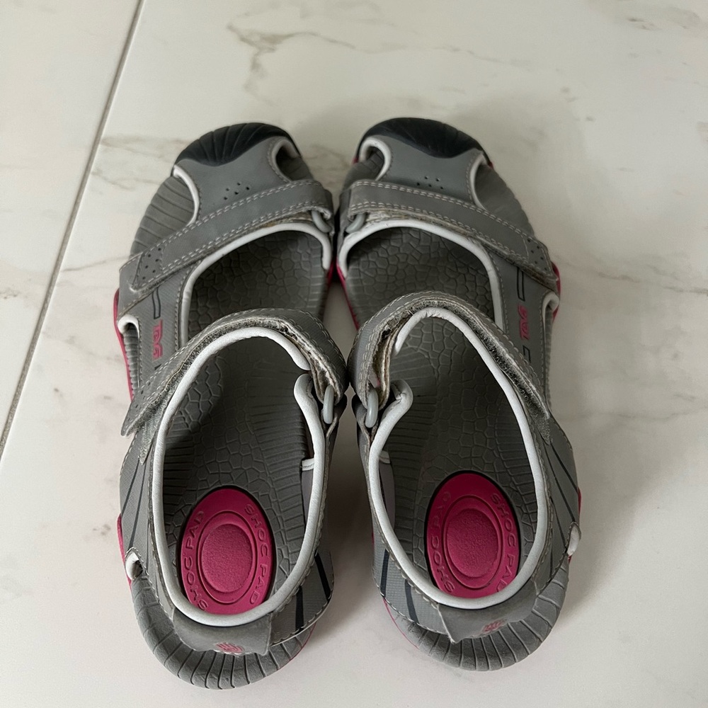 Gray Teva Sandals Youth 3.5/4  (foot length 8 2/3 inches)